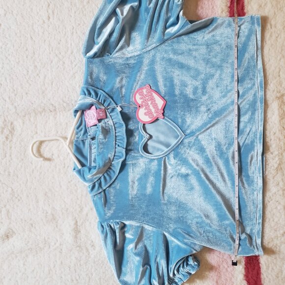 BNWT NWT Chrissa Sparkles Blue Velvet Heart Cutout Crop Top - Picture 2 of 7